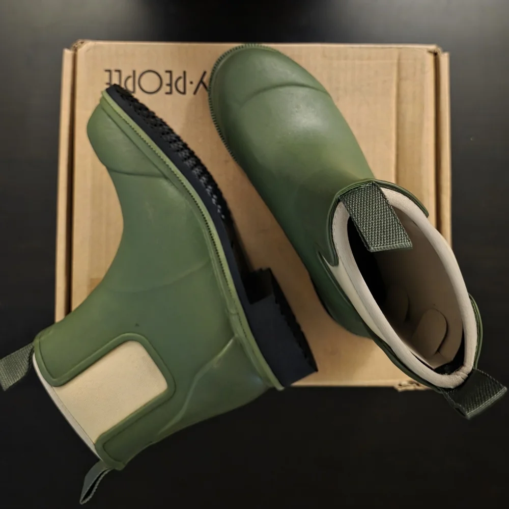 Merry People Bobbi ankle‎ rain boots Pear Green Size 36